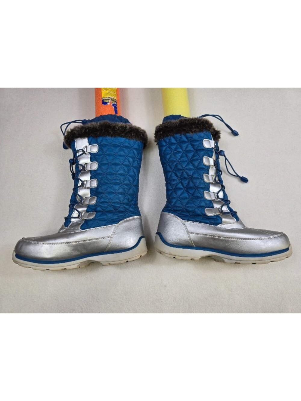 Lands End Womens Size 7 Quilted Winter Snow Boots Blue & Silver Faux Fur Trim